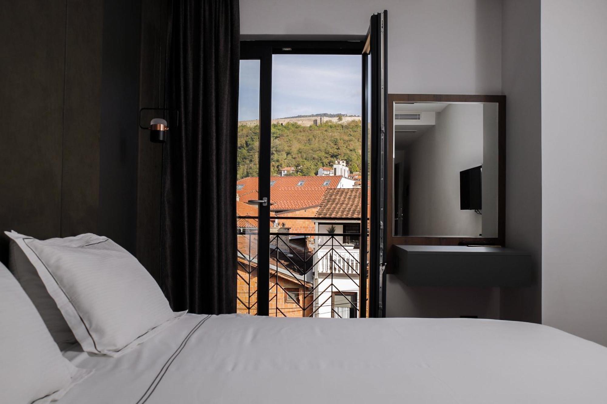 Triumf Hotel 프리즈렌 외부 사진