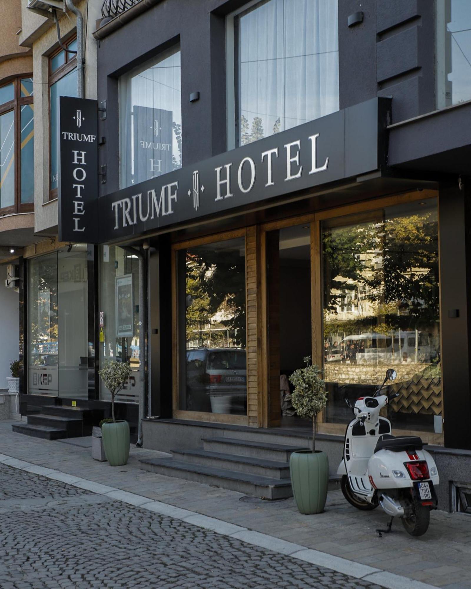 Triumf Hotel 프리즈렌 외부 사진