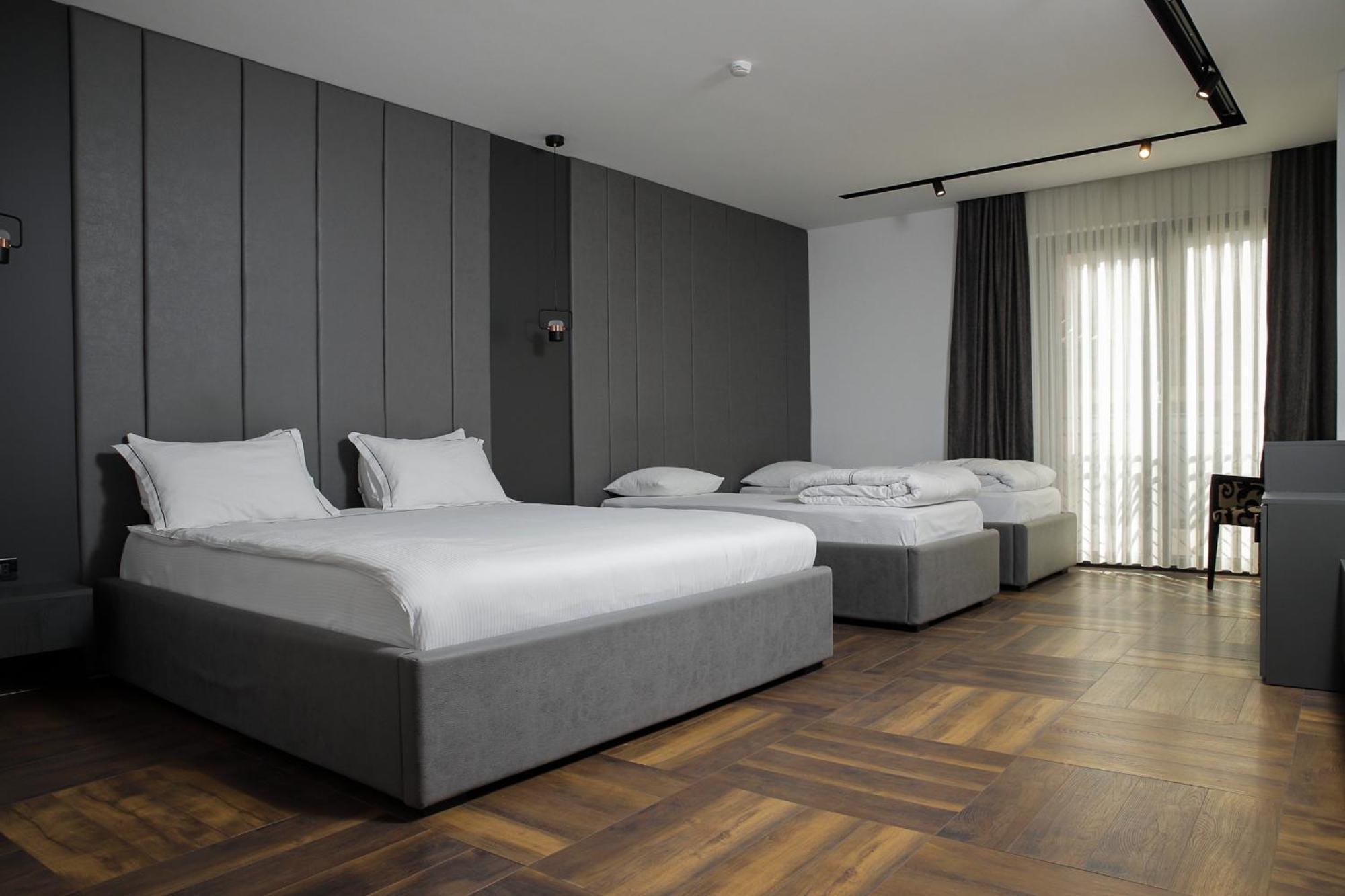 Triumf Hotel 프리즈렌 외부 사진