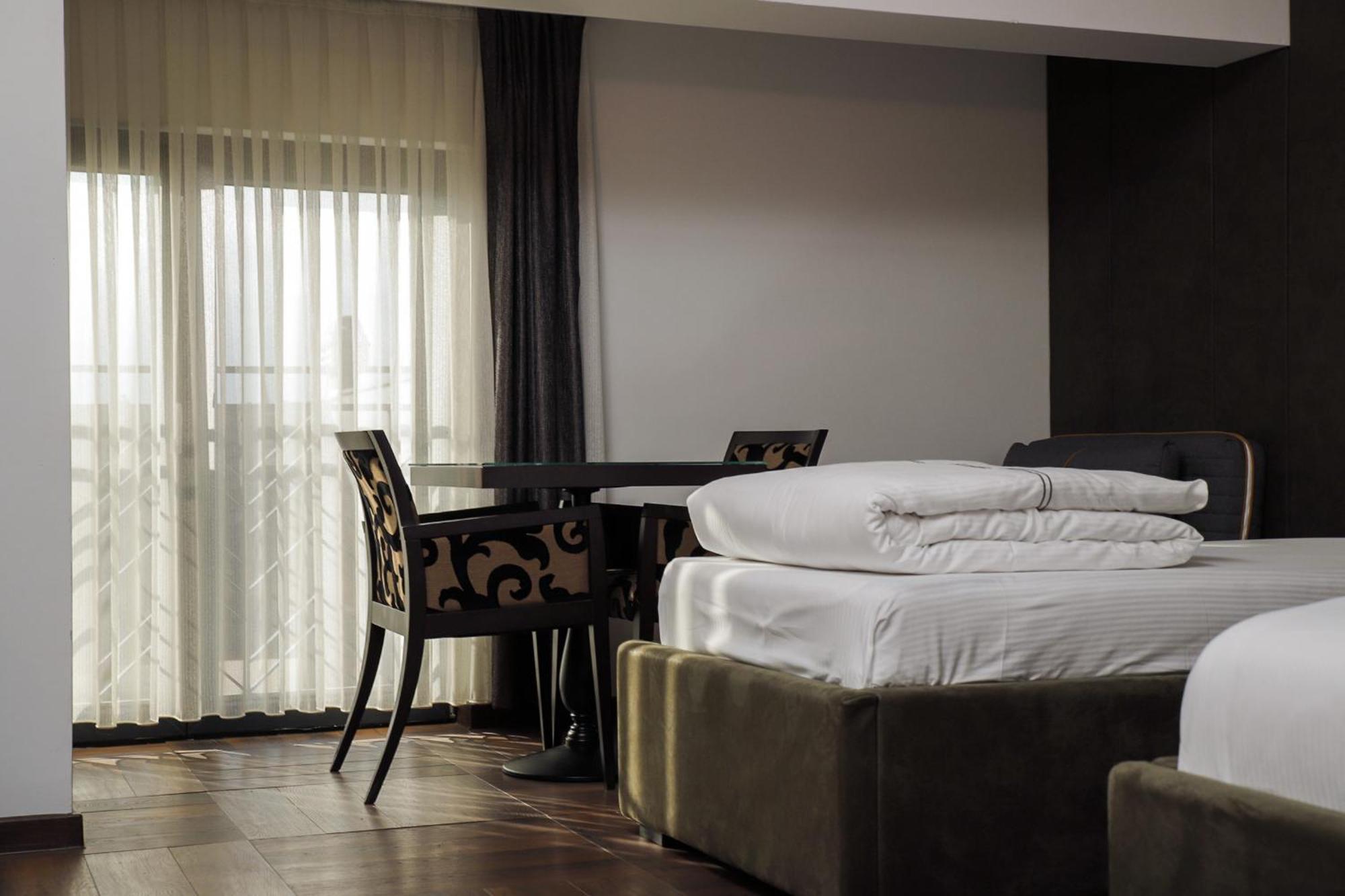 Triumf Hotel 프리즈렌 외부 사진